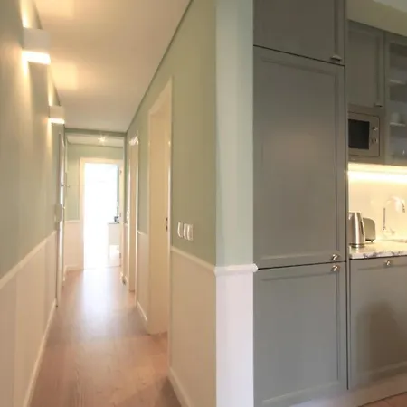 Minty Fresh Apartment Lisbon